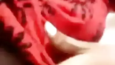 Young Chennai Girl Shows her boobs and blows his BF in Beach