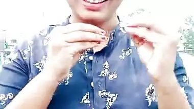 Sexy desi girl huge tits