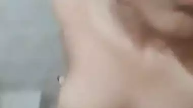 Indian girl removing bra boobs show viral clip